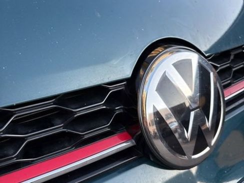 Used 2018 Volkswagen GTI SE w/ SE Leather Package image 10