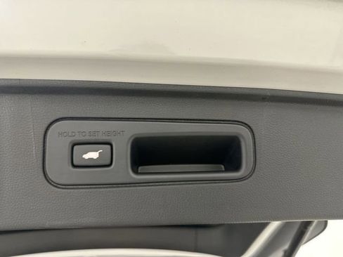 Used 2025 Honda Pilot Touring image 27