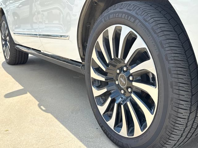 Used 2022 Lincoln Navigator Black Label AWD/4WD image 16
