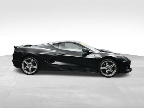 Used 2021 Chevrolet Corvette Stingray Coupe w/ Z51 Performance Package RWD image 6