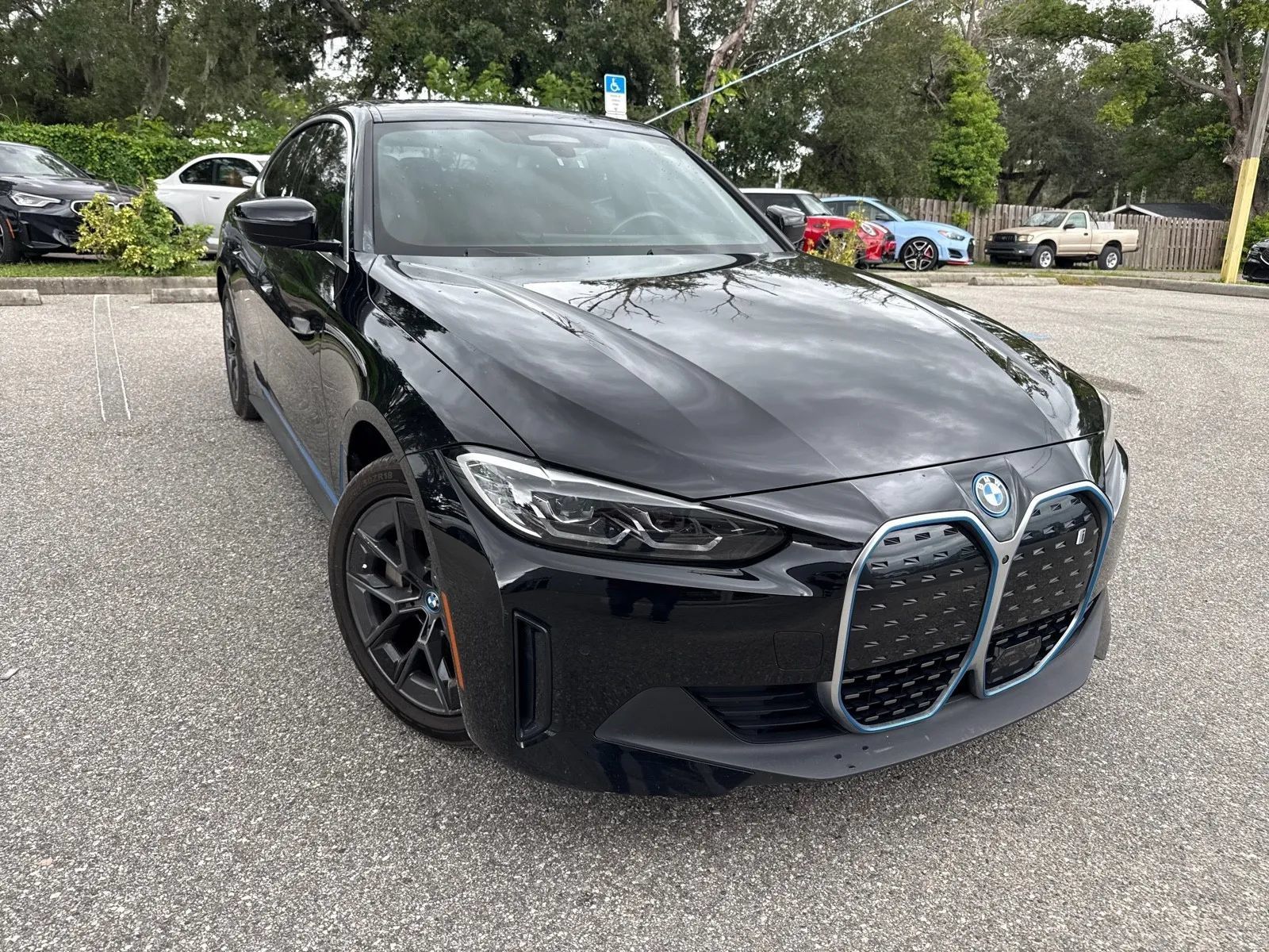 Used 2023 BMW i4 eDrive35 RWD image 4