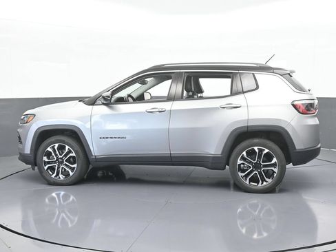 Used 2022 Jeep Compass Limited w/ Sun and Sound Group AWD/4WD image 3