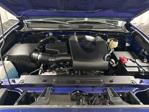 Used 2023 Toyota Tacoma Limited image 36