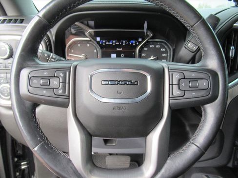 Used 2022 GMC Sierra 2500 Denali w/ Denali Ultimate Package image 22