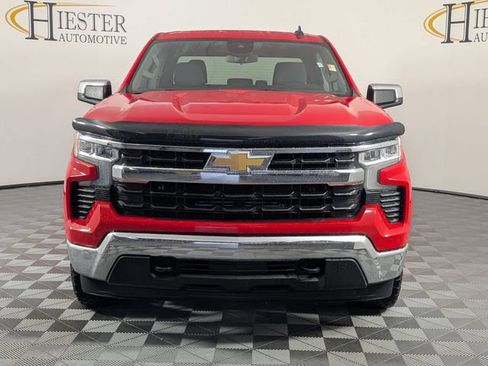Used 2022 Chevrolet Silverado 1500 LT AWD/4WD image 3