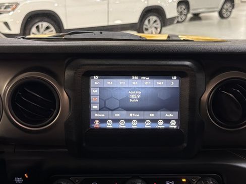 Used 2018 Jeep Wrangler Unlimited Sport S AWD/4WD image 31