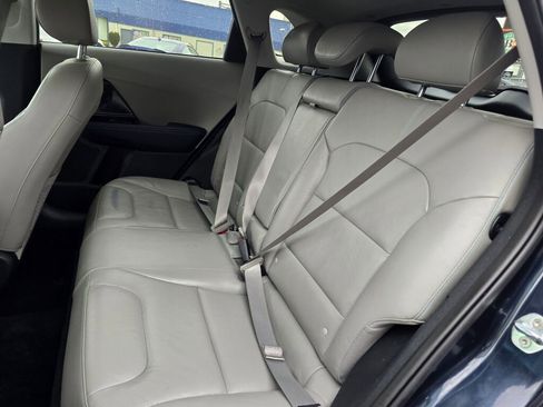 Used 2018 Kia Niro EX Premium image 35
