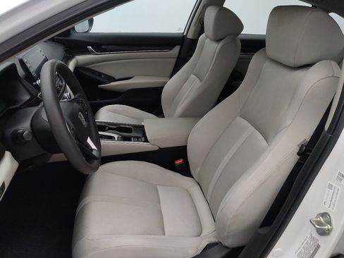 Used 2018 Honda Accord EX image 17