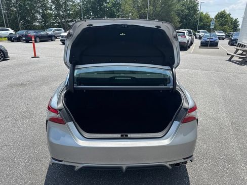 Used 2018 Toyota Camry SE FWD image 10