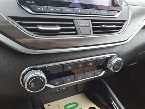 Used 2024 Nissan Altima 2.5 SV image 20