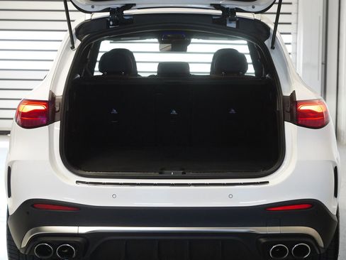 Used 2026 Mercedes-Benz GLC 43 AMG 4MATIC image 32