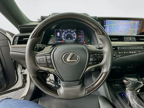 Used 2020 Lexus ES 300h w/ Premium Package image 11