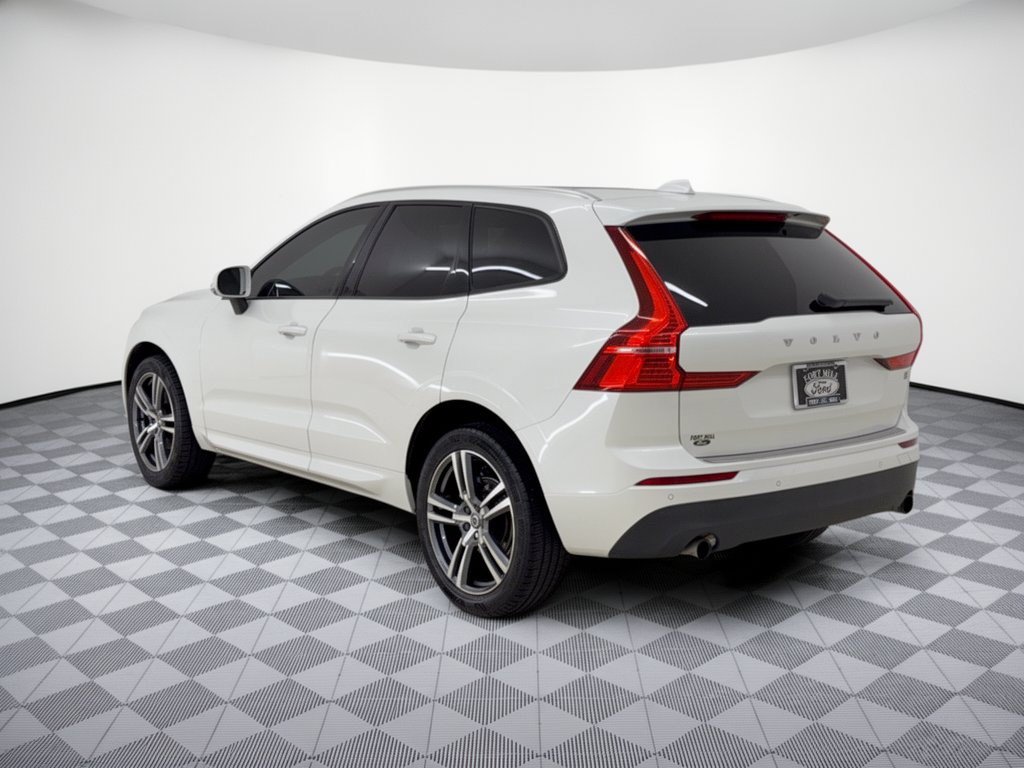 Used 2021 Volvo XC60 T5 Momentum w/ Premium Package AWD/4WD image 3