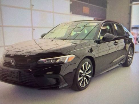 Used 2023 Honda Civic EX image 2