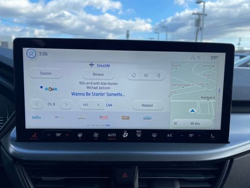 Used 2024 Ford Escape SE image 10