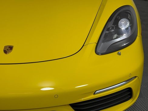Certified 2025 Porsche 718 Boxster RWD image 12
