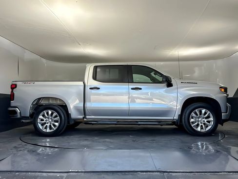 Used 2022 Chevrolet Silverado 1500 Custom w/ LPO, Dark Essentials Package AWD/4WD image 2