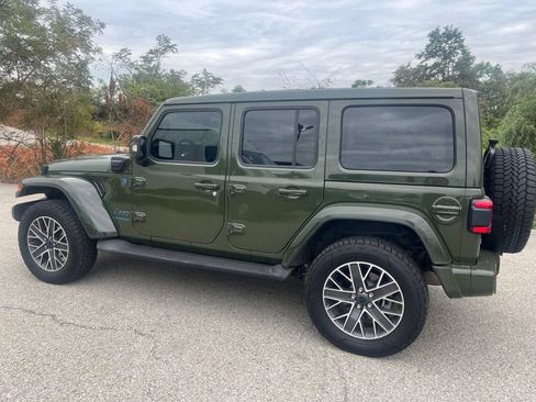 Used 2024 Jeep Wrangler High Altitude AWD/4WD image 3