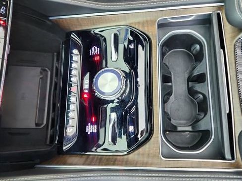 Used 2022 Jeep Grand Wagoneer Series II w/ Convenience Group III image 52