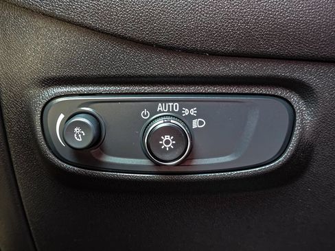 Used 2024 Chevrolet Equinox LT FWD image 27