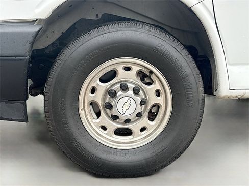 Used 2022 Chevrolet Express 2500 w/ Driver Convenience Package image 27