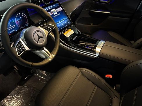 Used 2026 Mercedes-Benz GLC 300 4MATIC image 4