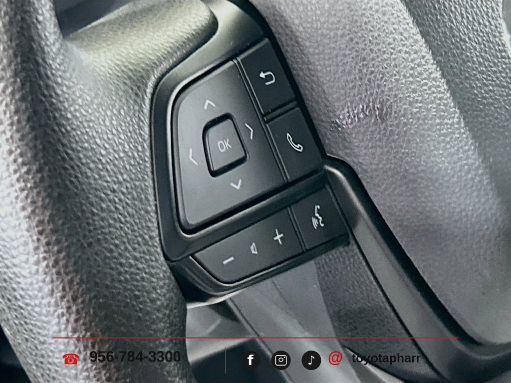 Used 2025 Toyota Sienna LE FWD image 11