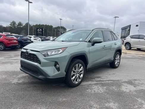 Used 2021 Toyota RAV4 XLE Premium image 3