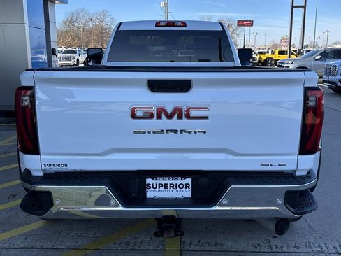 Used 2024 GMC Sierra 3500 SLE w/ SLE Convenience Package image 4
