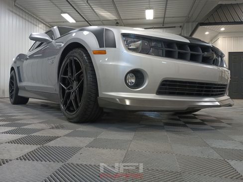 Used 2010 Chevrolet Camaro SS w/ LPO, Ground Effects Package RWD image 15