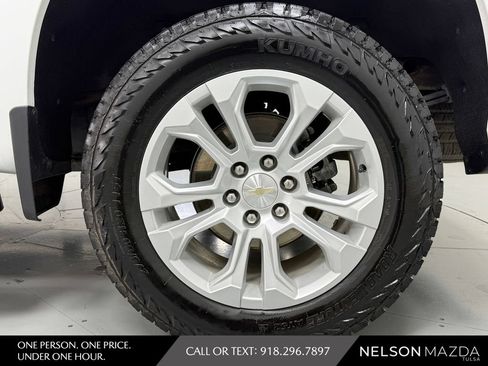 Used 2023 Chevrolet Silverado 1500 LTZ AWD/4WD image 12
