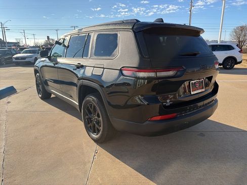 Used 2024 Jeep Grand Cherokee L Laredo image 16