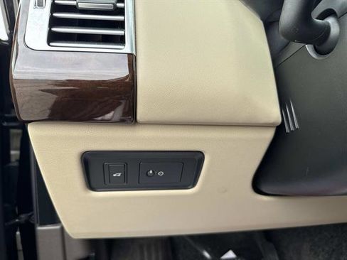 Used 2020 Land Rover Range Rover Long Wheelbase HSE image 17