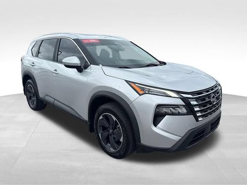 Certified 2024 Nissan Rogue SV w/ SV Premium Package FWD image 7