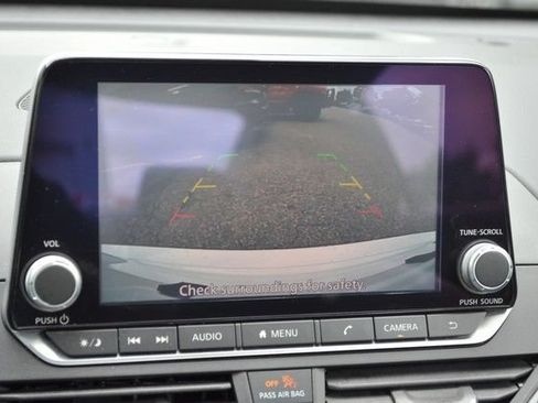 Used 2024 Nissan Altima 2.5 SR FWD image 32