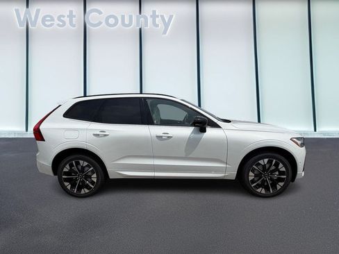New 2026 Volvo XC60 B5 Plus w/ Climate Package AWD/4WD image 2