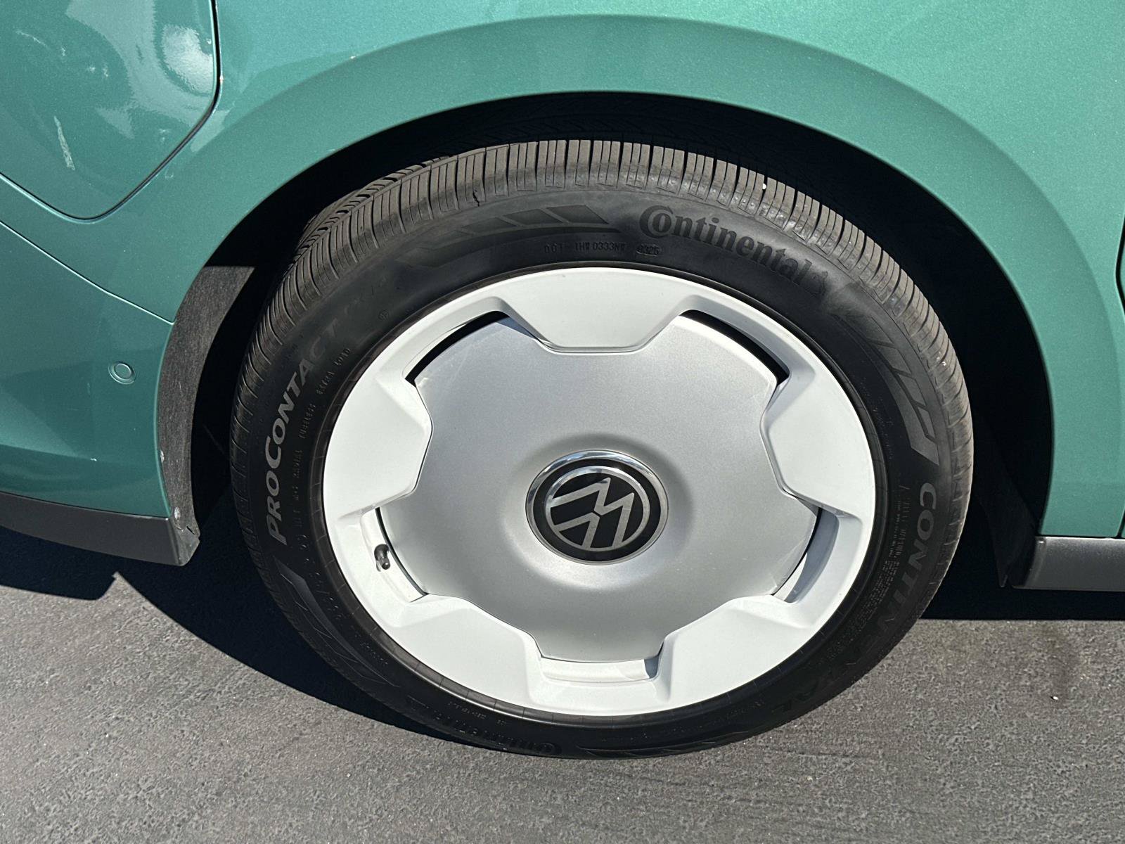 Certified 2025 Volkswagen ID. Buzz 1st Edition AWD/4WD image 5