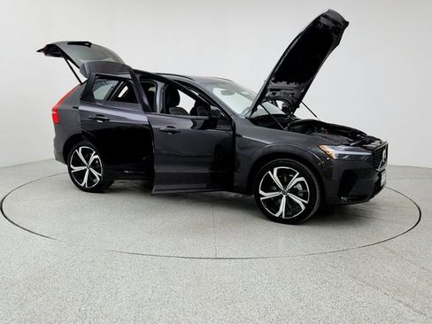 Used 2022 Volvo XC60 B6 R-Design w/ Advanced Package image 10