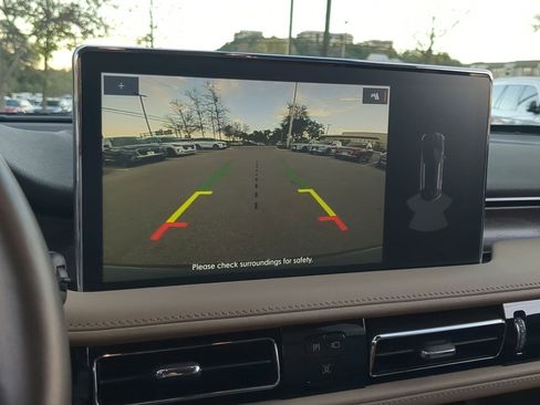 Used 2023 Lincoln Nautilus Reserve w/ Luxury Package image 16