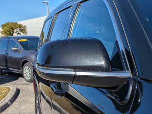 Used 2022 Jeep Wagoneer Series III w/ Flexible Seating Group image 12