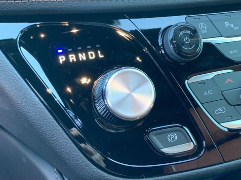 New 2026 Chrysler Pacifica Pinnacle image 28