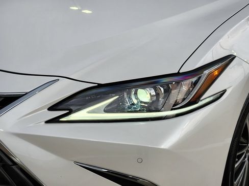 Certified 2025 Lexus ES 350 w/ Premium Package FWD image 9