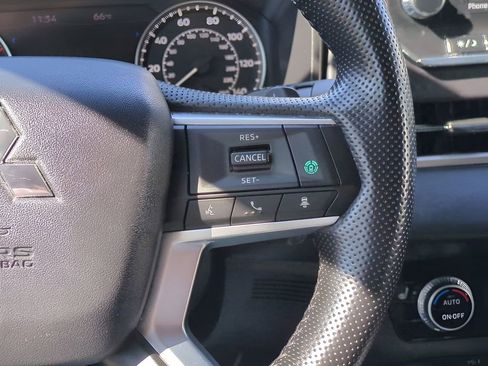 Used 2024 Mitsubishi Outlander SE image 26