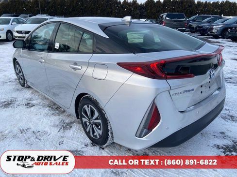 Used 2018 Toyota Prius Prime Advanced image 3