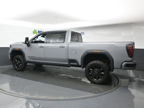 Used 2024 GMC Sierra 2500 AT4 w/ AT4 Premium Plus Package image 18