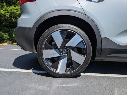 Used 2024 Volvo XC40 Recharge Plus w/ Protection Package Premier AWD/4WD image 26