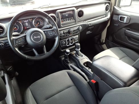 Used 2022 Jeep Gladiator Sport AWD/4WD image 4