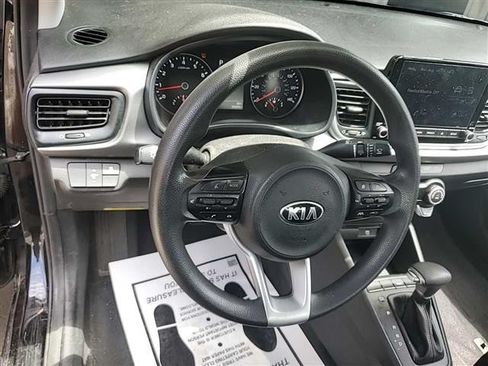 Used 2021 Kia Rio S w/ Technology Package FWD image 3
