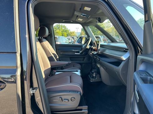 New 2025 Volkswagen ID. Buzz Pro S image 38