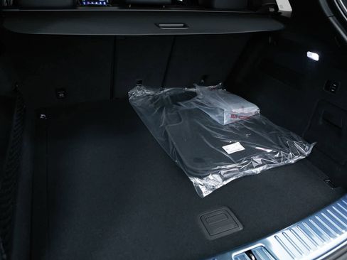 New 2026 Porsche Cayenne GTS image 40